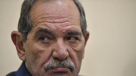el exgobernador de tucuman jose alperovich fue condenado a 16 anos de prision por abuso sexual