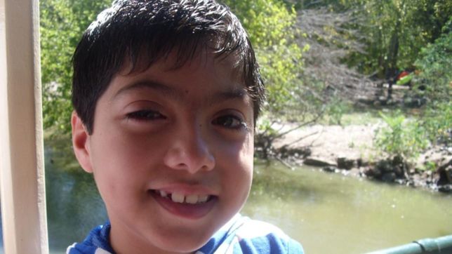 tiene un complejo sindrome, necesita una silla de ruedas especial y ioma no se la autoriza