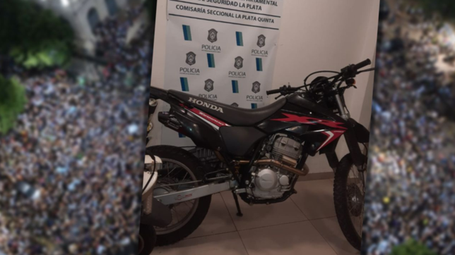 aprovecharon los festejos por la seleccion en la plata para robarle la moto a un vecino