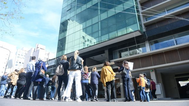 vecinos de un barrio privado de la plata marcharon para exigir seguridad