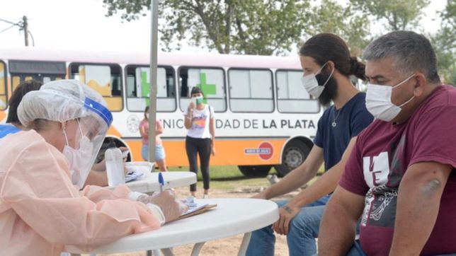 preocupa el alto numero de contagios de coronavirus en un barrio de la plata