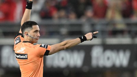 El polémico árbitro Nazareno Arasa estará al frente del partido de Gimnasia ante River El polémico árbitro Nazareno Arasa estará al frente del partido de Gimnasia ante River