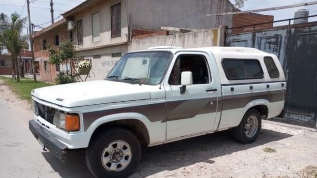 una familia de la plata pide ayuda tras sufrir el robo de su camioneta en pleno centro