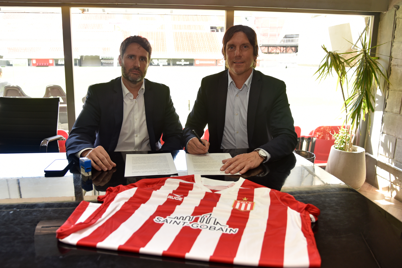 Estudiantes y el PAMI.png