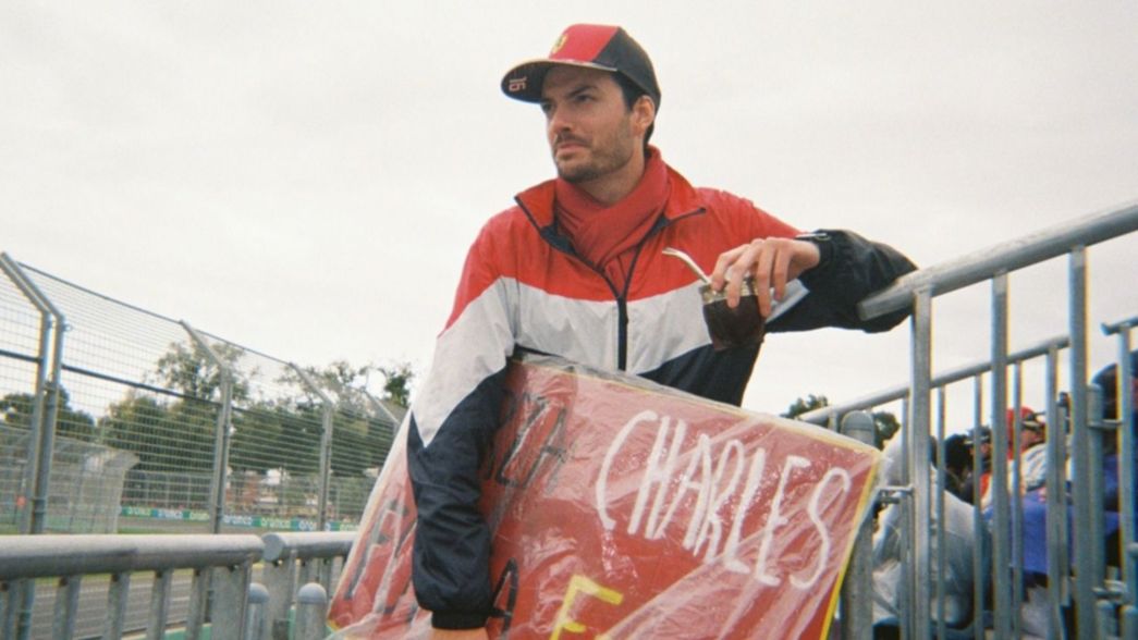 Un platense viajó 11.603 kilómetros para ver la Fórmula 1 y fue viral gracias a Ferrari