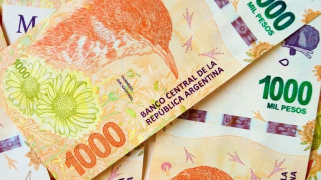 recorria negocios del centro intentando comprar con 7 mil pesos falsos y lo detuvieron