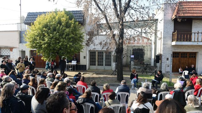 emocion en el festejo en ausencia de los 48 anos de clara anahi mariani