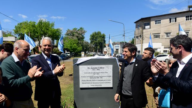 cafiero ya tiene la placa en su honor en un tramo de diagonal 74 que lleva su nombre