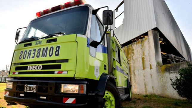 tension en tolosa por el voraz incendio de una casa: vecinos ayudaron a los bomberos