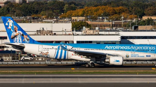 se agrega un nuevo vuelo a qatar: ¿cuanto sale viajar a ver a la seleccion argentina?