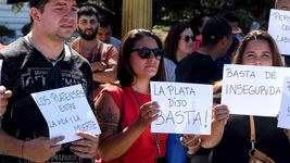 vecinos de la plata convocan a realizar un cacerolazo y un apagon contra la inseguridad