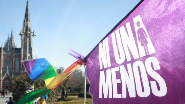 vecinos de la plata casi linchan a un joven que ataco a golpes a su expareja