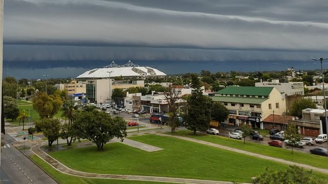 ¿a que hora llegarian las tormentas anunciadas para la region?