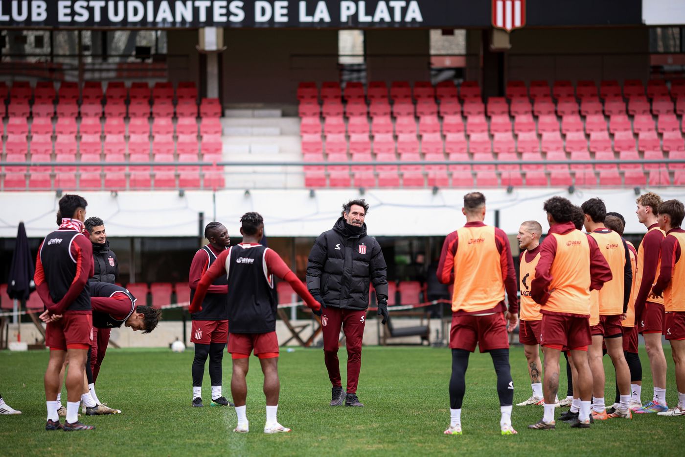 Estudiantes entrenamiento UNO Domínguez