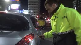 manejaba borracho por la plata, le secuestraron el auto y amenazo a los inspectores manejaba borracho por la plata, le secuestraron el auto y amenazo a los inspectores