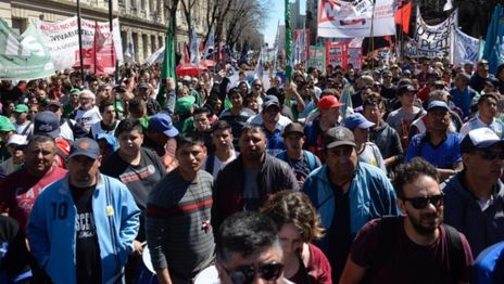 Médicos, estatales y judiciales arrancaron un paro de 48 por mejoras salariales