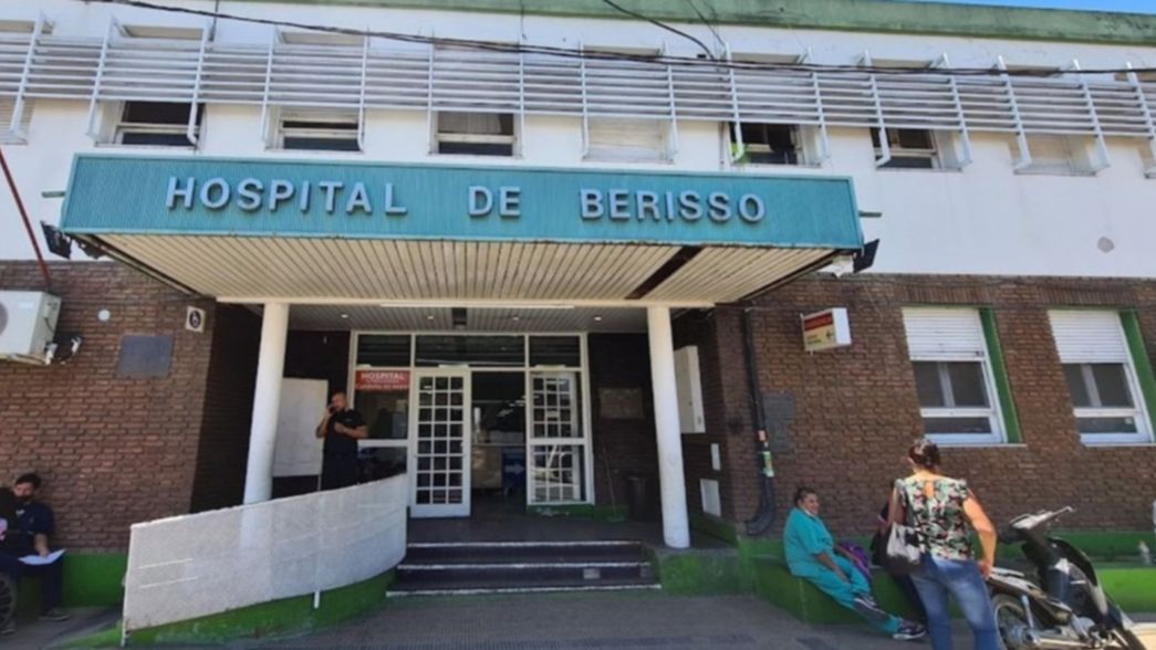 Ataque piraña en Berisso: le quiebran un dedo y le dan patadas a una mujer para robarle