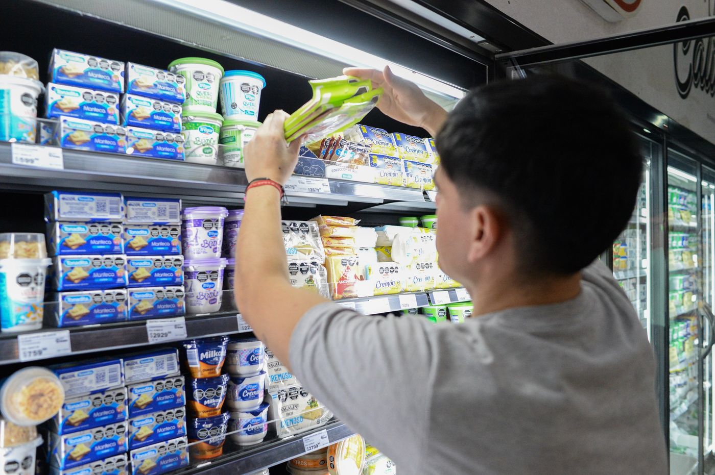 Reinauguración de supermercado El Nene góndolas inflación (7).jpeg