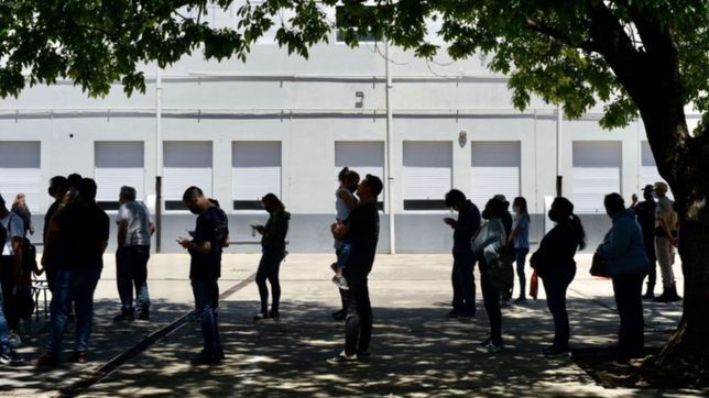 se descompenso despues de votar y murio cuando estaba por subirse al auto