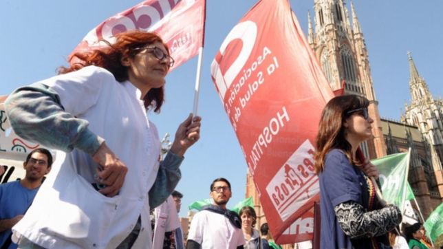 marcha y paro de residentes: medicos de cicop exigen la reapertura de paritarias