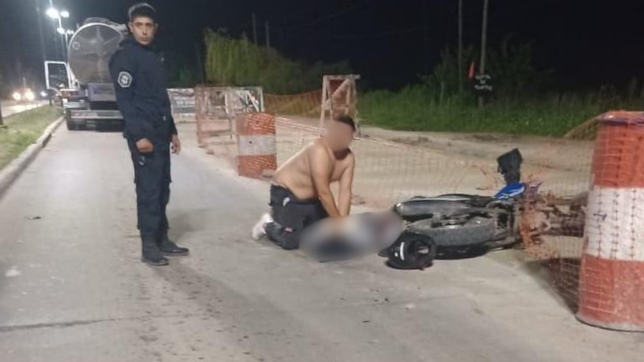 una mujer murio tras chocar en moto contra un camion cisterna en la avenida 44