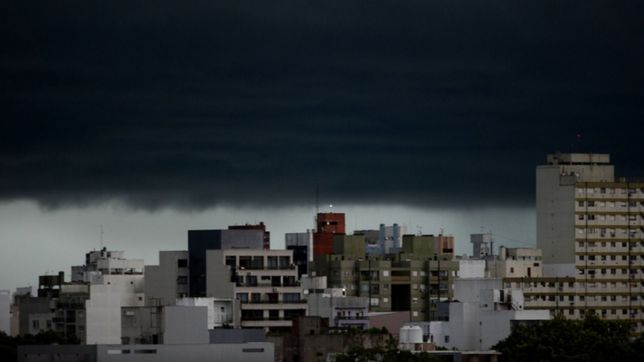 ¿a que hora llegan las lluvias y tormentas a la plata?