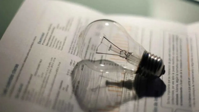 el gobierno nacional anuncio un aumento del 150% en la tarifa de luz