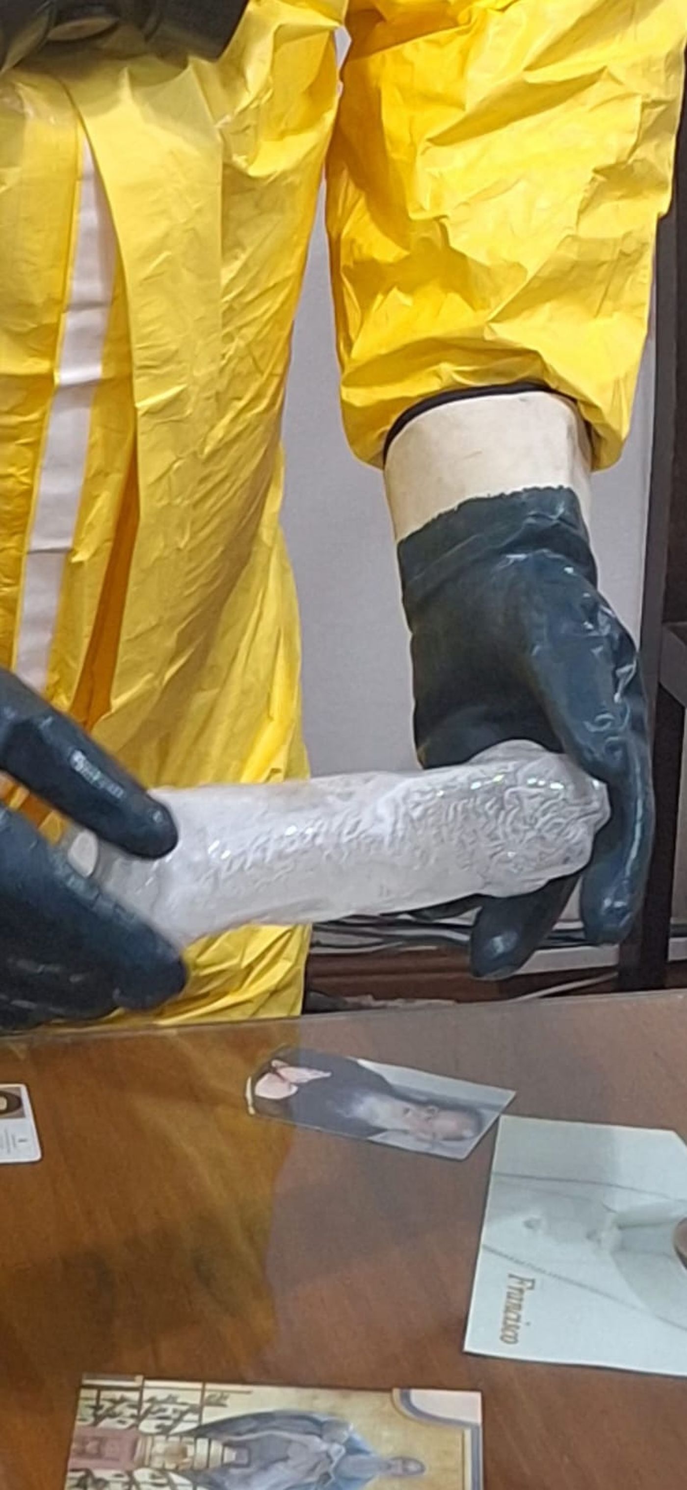 La botella que explotó en el Colegio San Blas de City Bell. La dejaron fermentando en la parte superior de un gabinete.