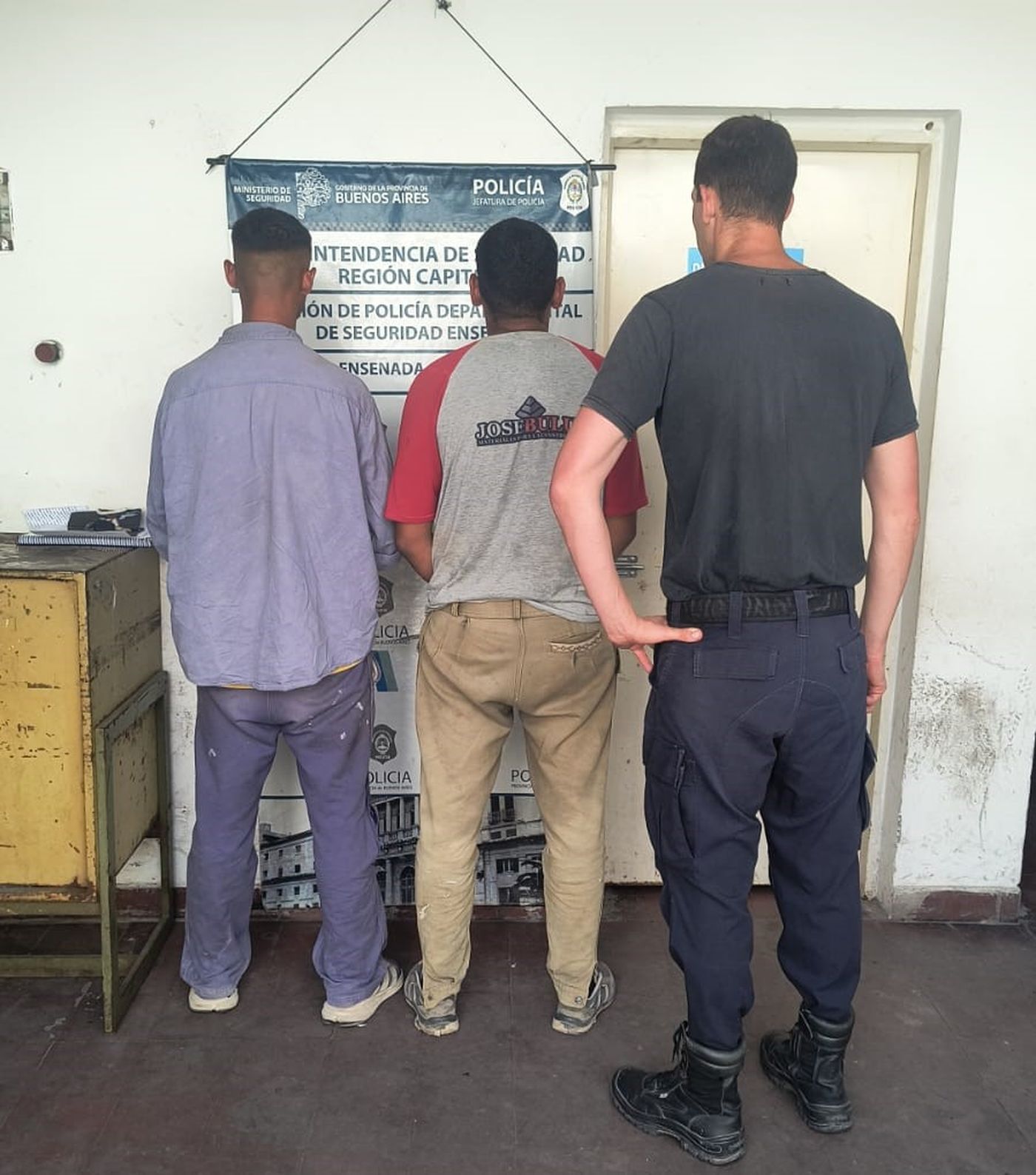 Los cuatro sospechosos quedaron detenidos en la Comisaria Primera de Ensenada
