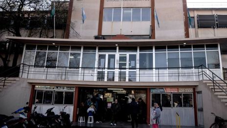 Golpes y tiros en Barrio Aeropuerto: un joven terminó en el hospital con un disparo