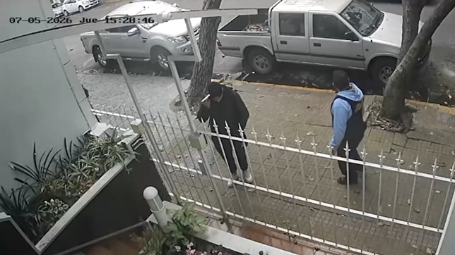 investigan a falsos policias que intentaron entrar a casas del centro de la plata