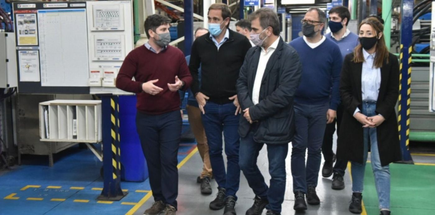 Ritondo y Garro Perechodnik Julieta Quintero en campaña - Rintondo Garro Perechodnik Julieta Quintero