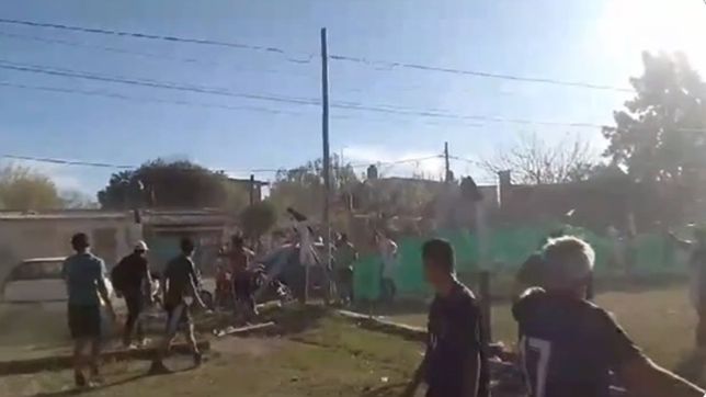 piedrazos, pinas y corridas: asi fue la batalla campal en un partido de la liga amateur platense