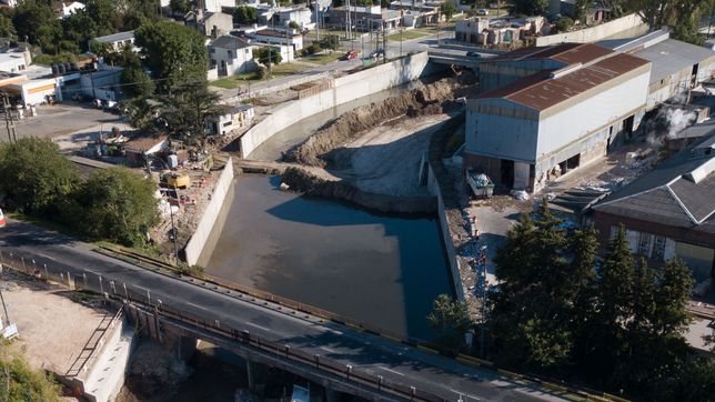 realizaron un operativo especial para limpiar del arroyo el gato