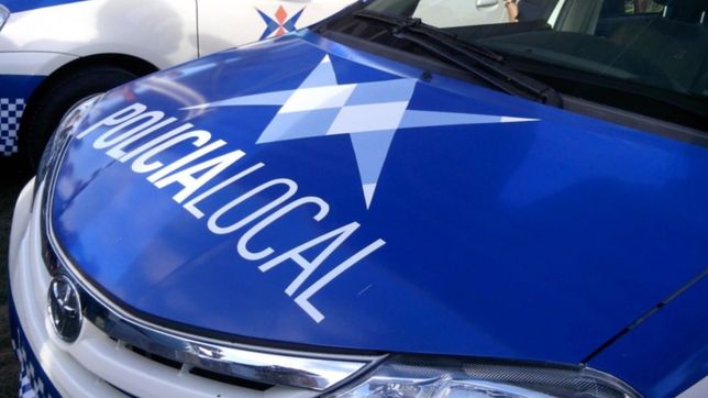 escandalo en la plata: echaron a un agente de la policia local por robarle plata a un hombre en medio de un control