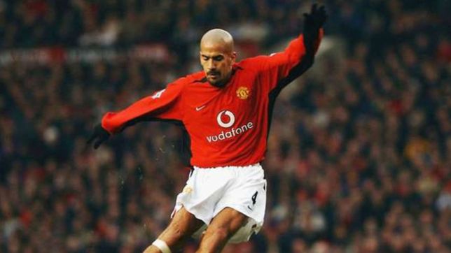 la dura frase de una leyenda del manchester united sobre veron: era un desastre