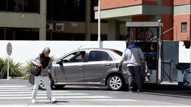 las refinerias explicaron las causas y aseguran que se normalizara la provision