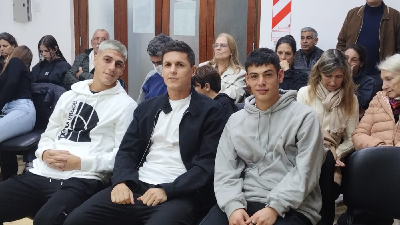 Estudiantes Carrillo Apaolaza Zapiola.png