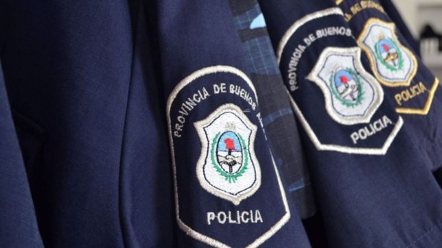 al grito de policia, entraron por la fuerza a una casa de la plata y robaron a la duena