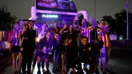 asi partio la caravana pincha para la superfinal entre estudiantes y river asi partio la caravana pincha para la superfinal entre estudiantes y river