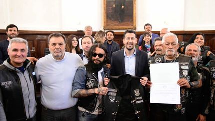 Legionarios de la Ruta y Los Águilas La Plata fueron reconocidos por sus caravanas solidarias