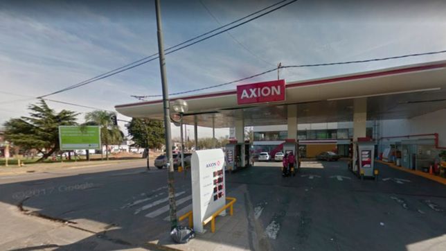 murio el empleado que se disparo en un bano de la axion de 44 y 31