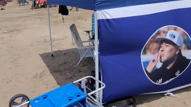 video: una carpa en homenaje a diego maradona hecha en la plata es furor en la costa