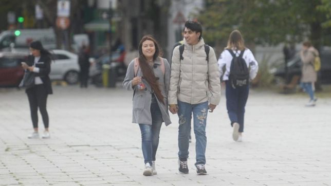 jueves frio a la manana y con una tarde de sol y buen tiempo en la plata