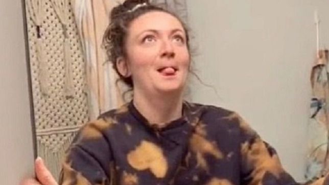 video: una joven encontro un departamento entero escondido detras del espejo de su bano