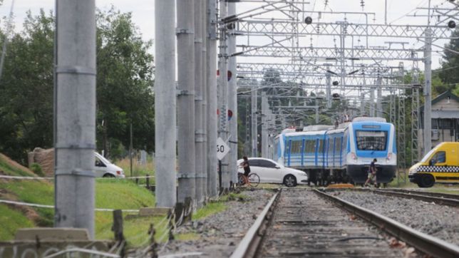 tren roca limitado: siguen las obras y las formaciones solo llegaran hasta villa elisa