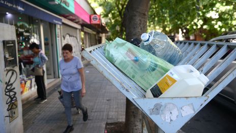 Fuerte crítica opositora a la decisión de Alak de municipalizar la recolección de residuos Fuerte crítica opositora a la decisión de Alak de municipalizar la recolección de residuos