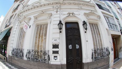 Suman nuevos reclamos contra el Instituto Superior del Traductorado de La Plata por el cierre del tercer año de la carrera