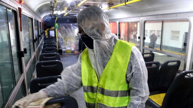 cuarentena flexible: siguen los controles en distintas lineas de colectivos de la plata
