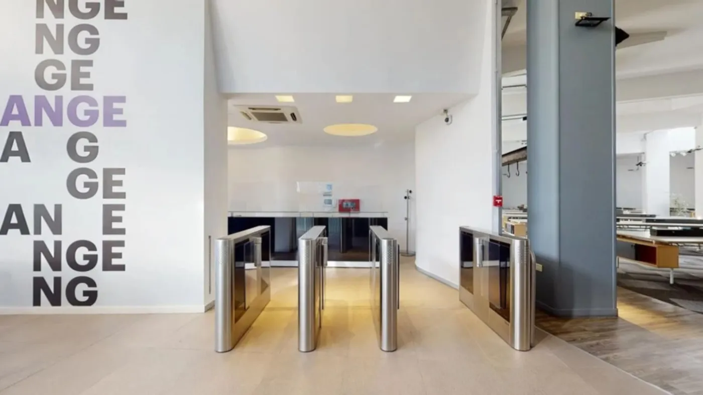 El edificio de Accenture que refaccionará la Municipalidad de La Plata cuenta con escaleras mecánicas y casi 1.900 m2. 